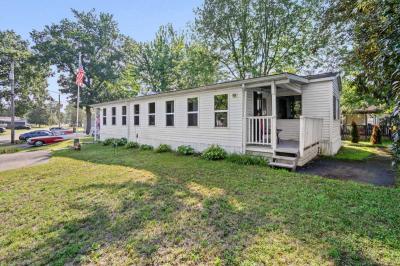 Photo 2 of 32 of home located at 40 Old Hickory Drive Saratoga Springs, NY 12866