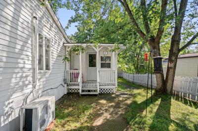 Photo 3 of 32 of home located at 40 Old Hickory Drive Saratoga Springs, NY 12866