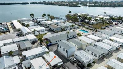 Photo 5 of 19 of home located at 3710 Gulf Of Mexico Dr. Longboat Key, FL 34228