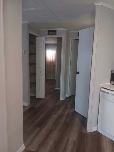 Photo 4 of 13 of home located at 433 Flamingo Way Winter Haven, FL 33881