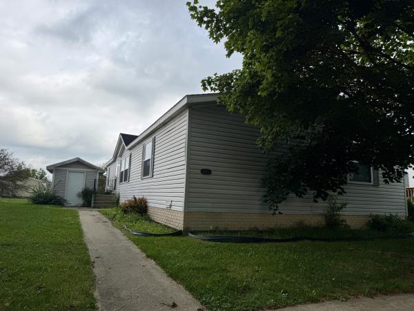 1998 FLEETWOOD Mobile Home For Sale