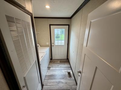 Photo 5 of 10 of home located at 1955 Magnolia St Newport, MI 48166