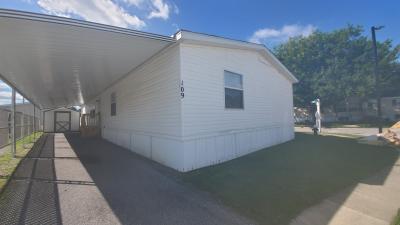 Photo 2 of 15 of home located at 5702 Angola Rd. #109 Toledo, OH 43615
