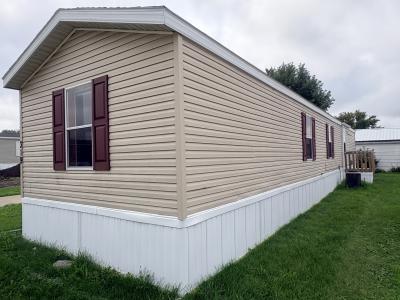 Photo 2 of 22 of home located at 319 SE Spring Park Dr. #176 Ankeny, IA 50021