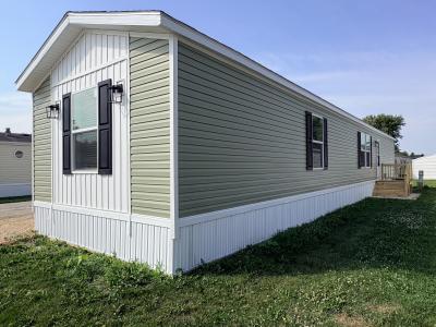 Photo 2 of 21 of home located at 1820 SE Green Park Cr. #A41 Ankeny, IA 50021