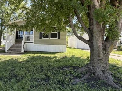 Photo 2 of 25 of home located at 2231 SE Windover Dr. #B16 Ankeny, IA 50021