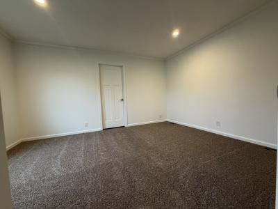 Photo 4 of 7 of home located at 25201 Saxony Woodhaven, MI 48183