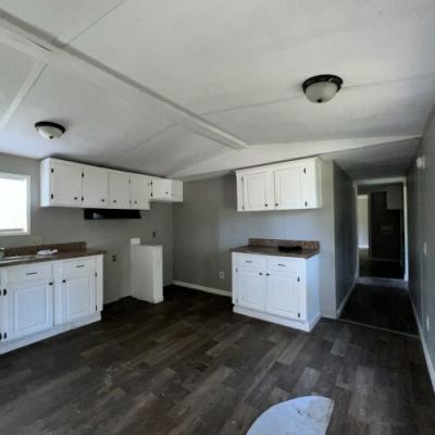Photo 5 of 17 of home located at 101 English Lane Thomasville, GA 31792