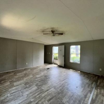 Photo 5 of 29 of home located at 102 English Lane Thomasville, GA 31792