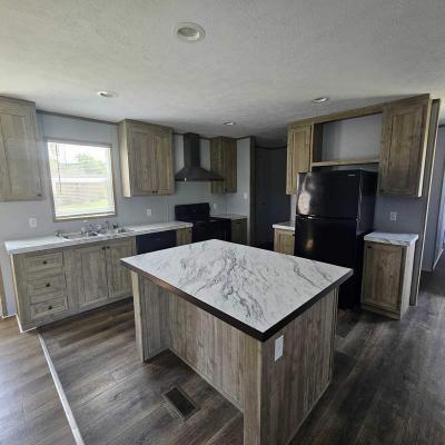 Mobile Home at 2737 W. Washington Center #124 Fort Wayne, IN 46818