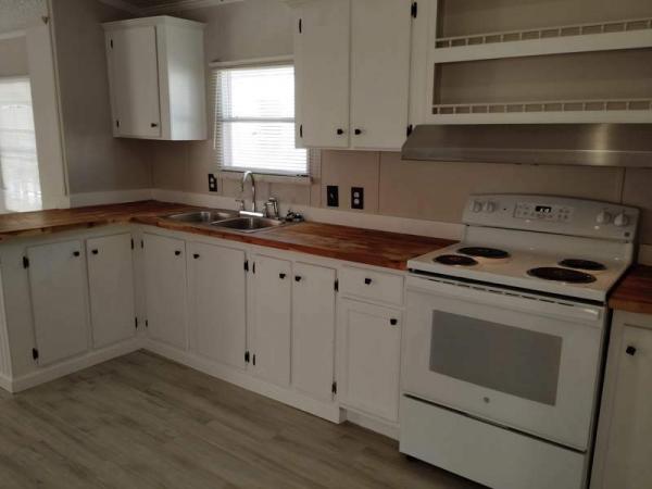 1998 Waverlie Mobile Home For Rent