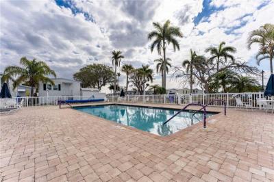 Photo 4 of 19 of home located at 3710 Gulf Of Mexico Dr. Longboat Key, FL 34228