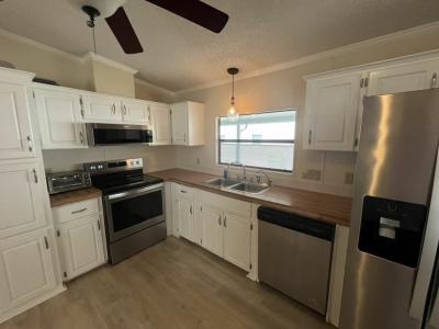 Photo 4 of 14 of home located at 1405 82nd Avenue, Site #116 Vero Beach, FL 32966