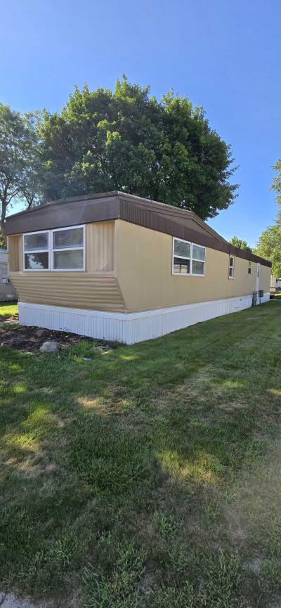 Photo 2 of 10 of home located at 410 Normandy Dr, #94 Lansing, MI 48906