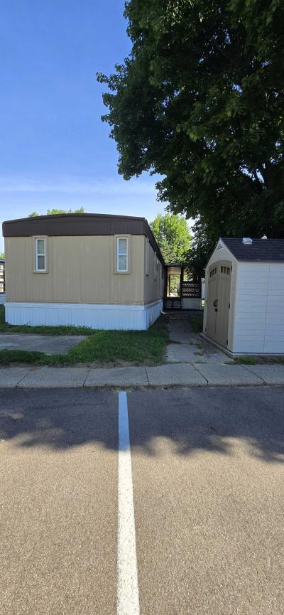Photo 4 of 10 of home located at 410 Normandy Dr, #94 Lansing, MI 48906