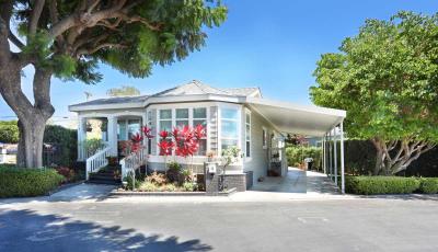 Photo 2 of 41 of home located at 4 Buena Vista Tustin, CA 92780