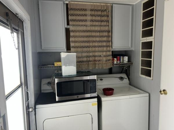1975 Fuqua Parkway Mobile Home