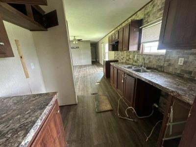 Photo 4 of 12 of home located at 80118 Us Highway 231 Guntersville, AL 35976