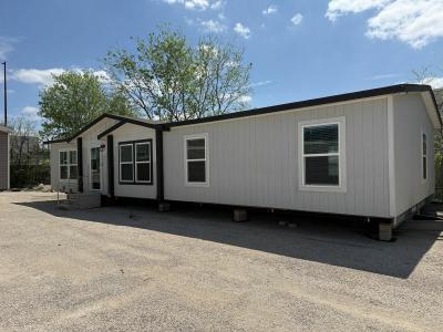 Mobile Home at 401 W Interstate 10 Seguin, TX 78155