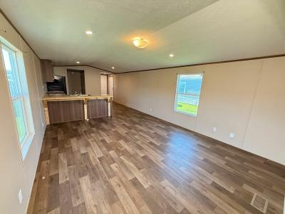 Photo 3 of 13 of home located at 242 Oak Crest Dr Manvel, TX 77578