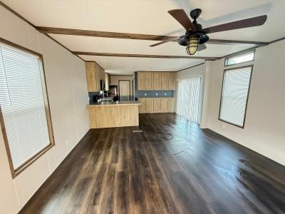 Photo 3 of 13 of home located at 21338 Interstate 10 Vidor, TX 77662