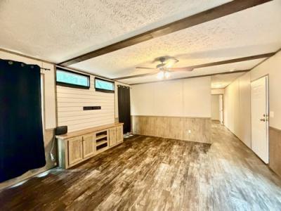 Photo 2 of 18 of home located at 359 Twin Lakes Dr Roanoke, AL 36274