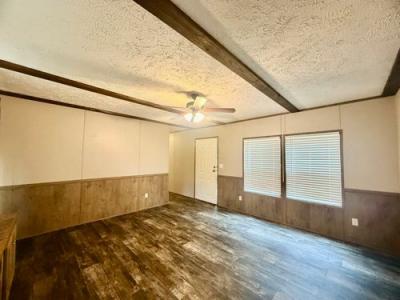 Photo 4 of 18 of home located at 359 Twin Lakes Dr Roanoke, AL 36274