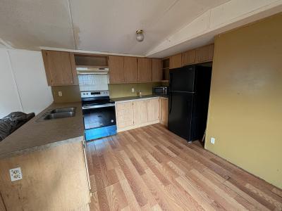 Photo 5 of 11 of home located at 142 7th St Middlesboro, KY 40965