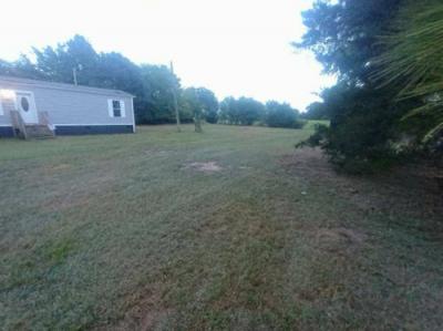 Photo 3 of 15 of home located at 318 Greenfield Rd McCormick, SC 29835