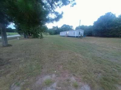 Photo 4 of 15 of home located at 318 Greenfield Rd McCormick, SC 29835