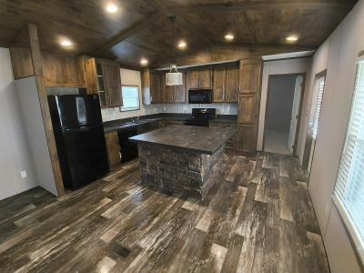 Photo 4 of 11 of home located at 533 Aspen Dr Old Monroe, MO 63369