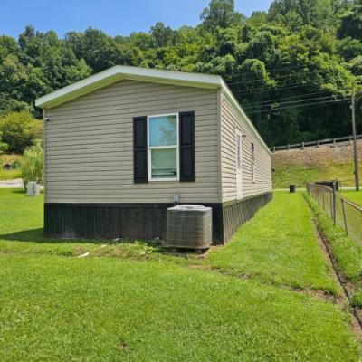 Photo 2 of 6 of home located at 108 Kingland Dr Williamson, WV 25661