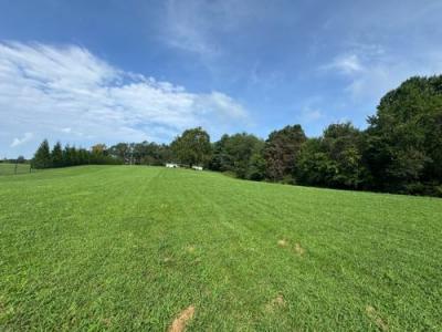 Photo 4 of 28 of home located at 7820 Morris Rd Knoxville, TN 37938