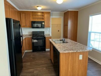 Photo 5 of 17 of home located at 335 Park Meadow Drive Batavia, OH 45103