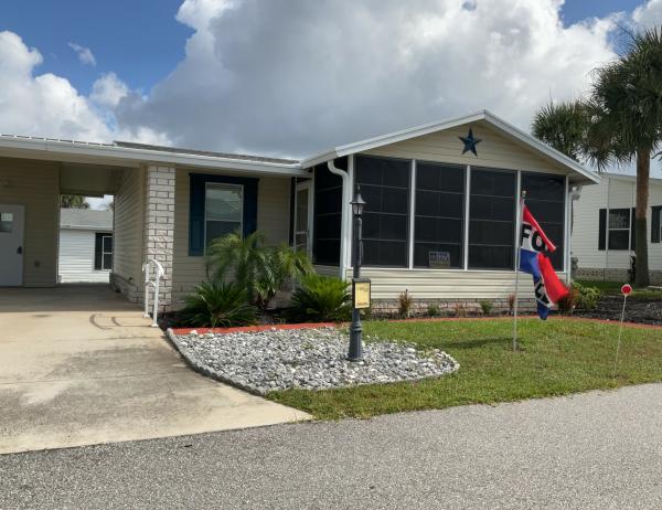 2005 Homes of Merit Mobile Home For Sale