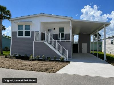 Photo 2 of 20 of home located at 205 South Utrecht Street Ellenton, FL 34222