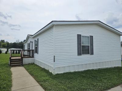 Photo 2 of 21 of home located at 240 Camden Crossing #169 Clarksville, TN 37040