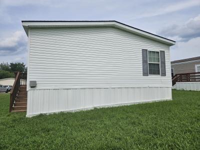 Photo 4 of 21 of home located at 240 Camden Crossing #169 Clarksville, TN 37040