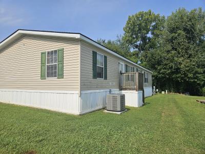 Photo 2 of 23 of home located at 159 Lynnwood Circle #238 Clarksville, TN 37040