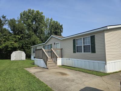 Photo 3 of 23 of home located at 159 Lynnwood Circle #238 Clarksville, TN 37040