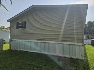 Photo 4 of 23 of home located at 159 Lynnwood Circle #238 Clarksville, TN 37040