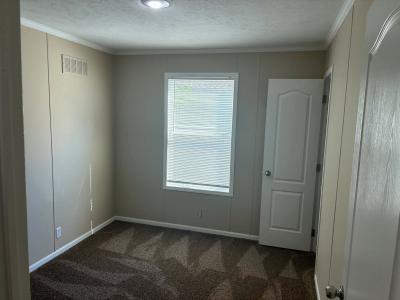 Photo 4 of 7 of home located at 9937 Julie Drive Site #126 Ypsilanti, MI 48197