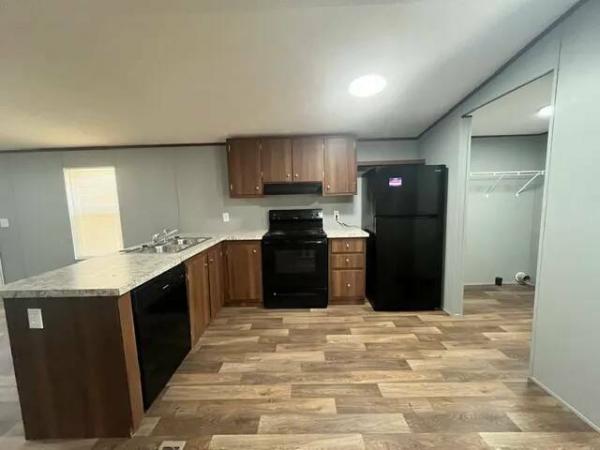 2022 47TRS16763AH22S  Home