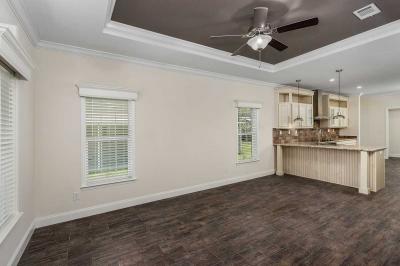 Photo 4 of 25 of home located at 19 Appletree Lane Naples, FL 34112