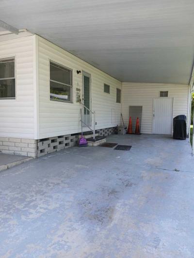 Photo 5 of 30 of home located at 9925 Ulmerton Road, #62 Largo, FL 33771