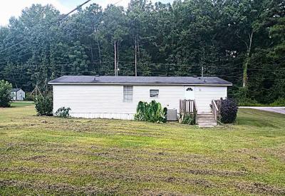 Photo 3 of 17 of home located at 460 Highway 142 Covington, GA 30014