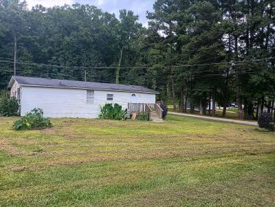 Photo 4 of 17 of home located at 460 Highway 142 Covington, GA 30014