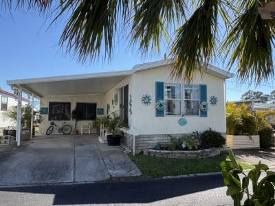 Photo 3 of 31 of home located at 370 53rd Ave N Saint Petersburg, FL 33703