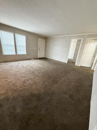 Photo 2 of 7 of home located at 1722 Knollwood Bend Ypsilanti, MI 48198