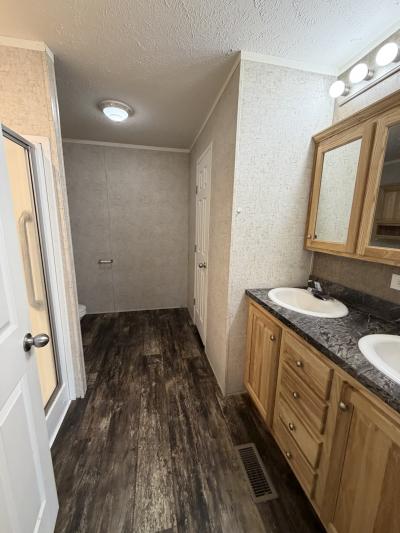 Photo 5 of 7 of home located at 1722 Knollwood Bend Ypsilanti, MI 48198